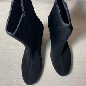 6M Cole Haan Black Suede Short Calf Boot/Bootie